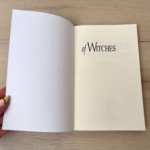 Bundle of (2) Paperback Books: Wicca Starter Kit  & Of Witches / Wiccan History - Picture 7 of 16